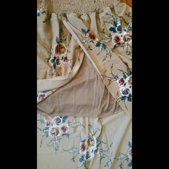 Tan boho floral off the shoulder maxi with slit - Picture 6 of 6